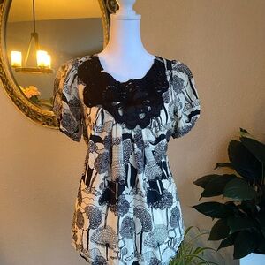 Kimchi Blue Elegant Black and Cream Lace Blouse